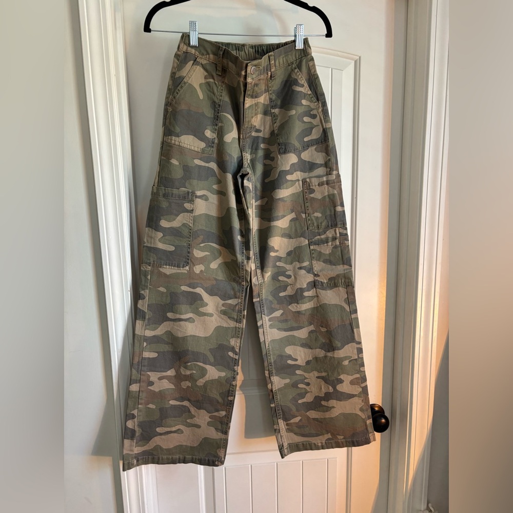 No Boundaries Wide Leg Cargo Pants, Women’s
